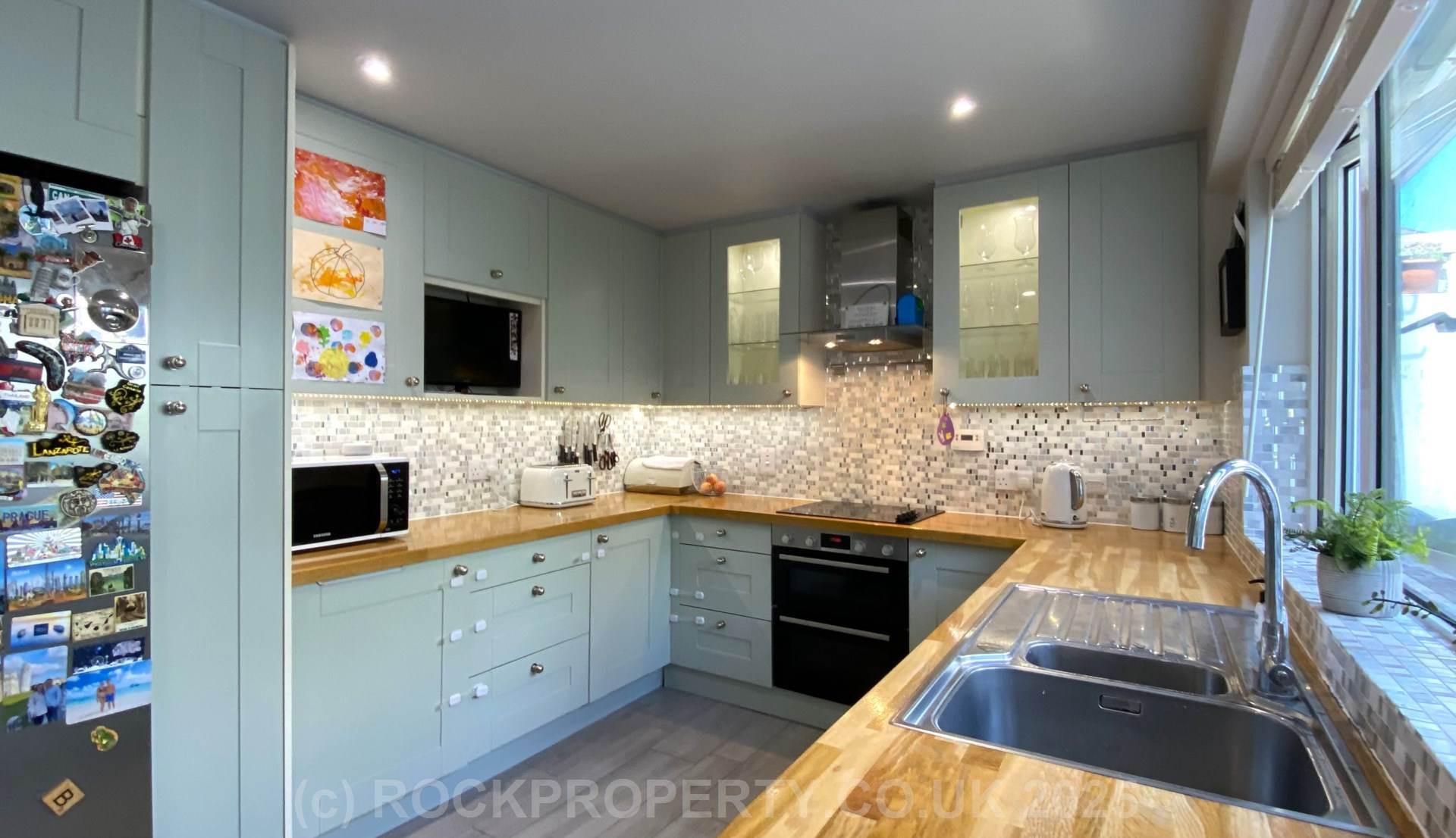 QUAINT 2 BED COTTAGE + GARDEN & TERRACE, Winchester Street, St Helier, Image 3