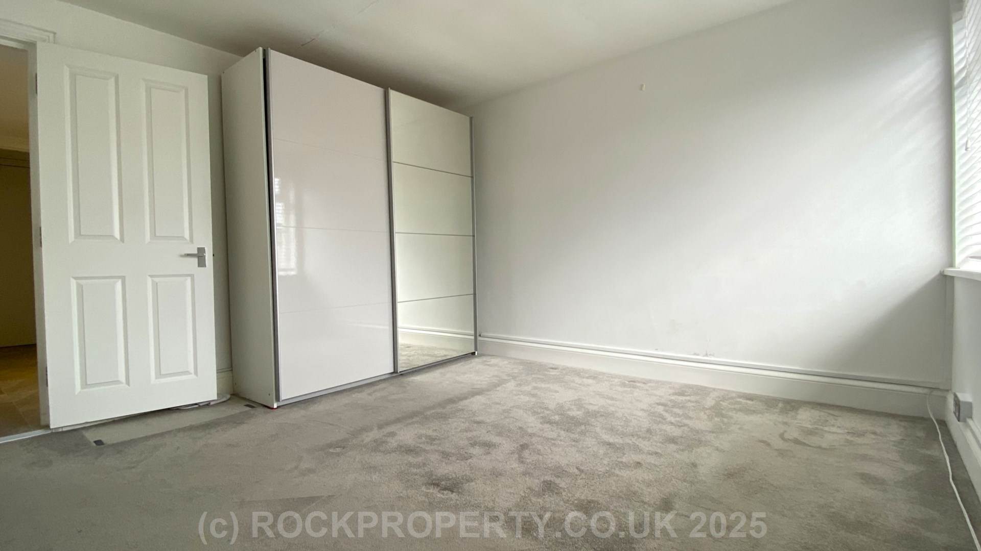IMMACULATE 1 BED STUDIO FLAT, St Marks Road, St Helier, Image 10