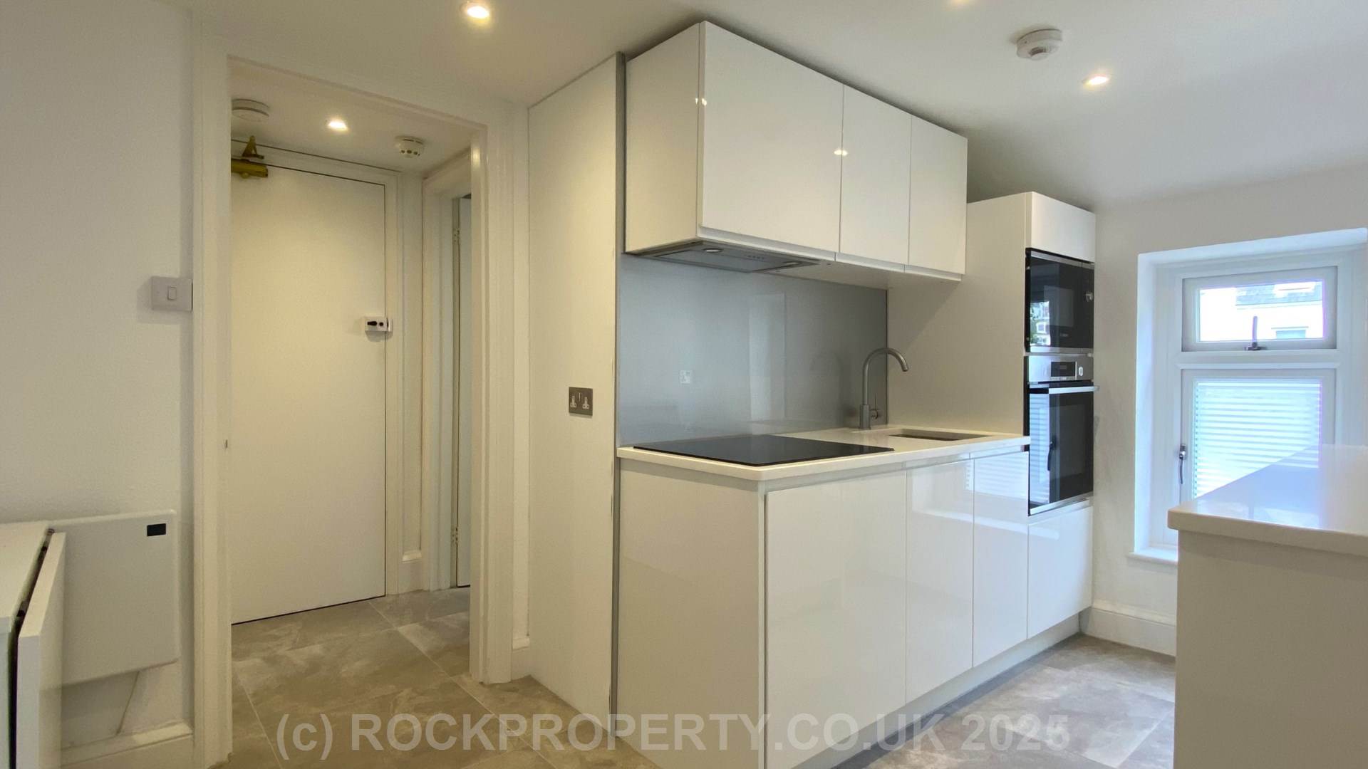 IMMACULATE 1 BED STUDIO FLAT, St Marks Road, St Helier, Image 4