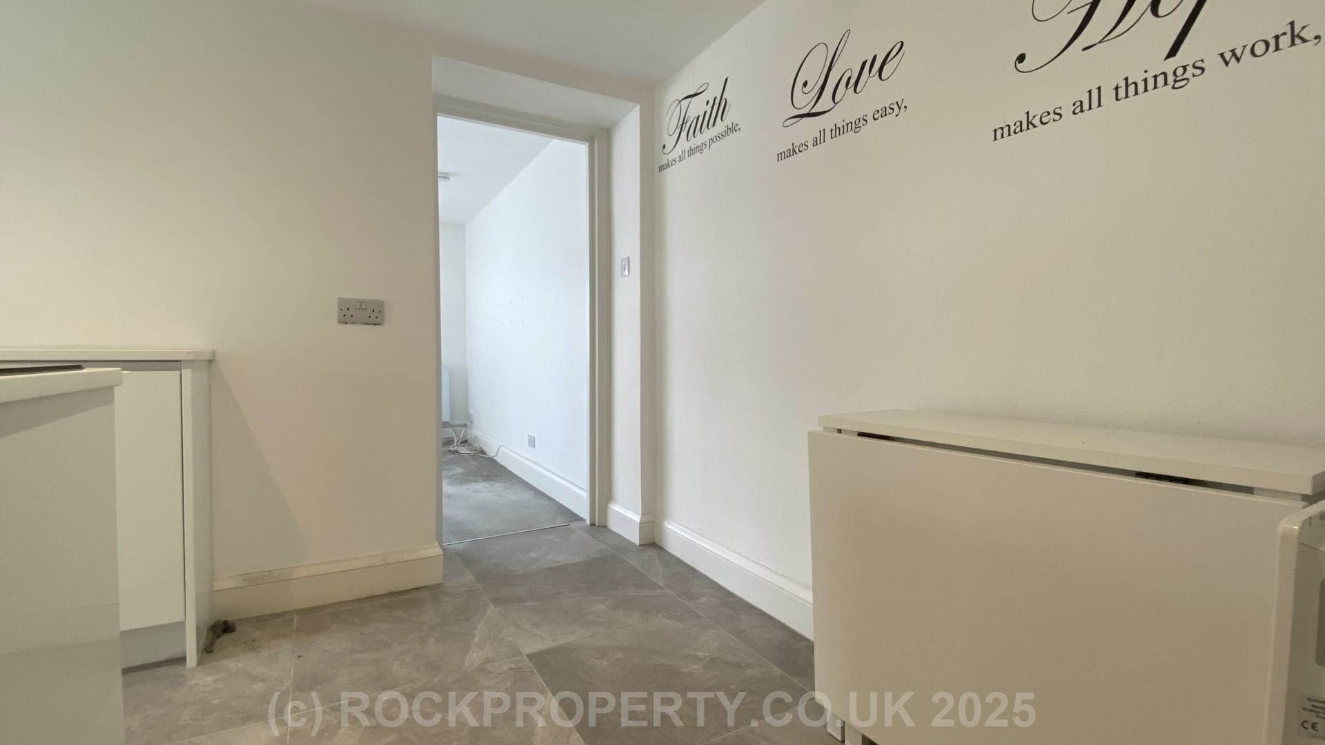 IMMACULATE 1 BED STUDIO FLAT, St Marks Road, St Helier, Image 8