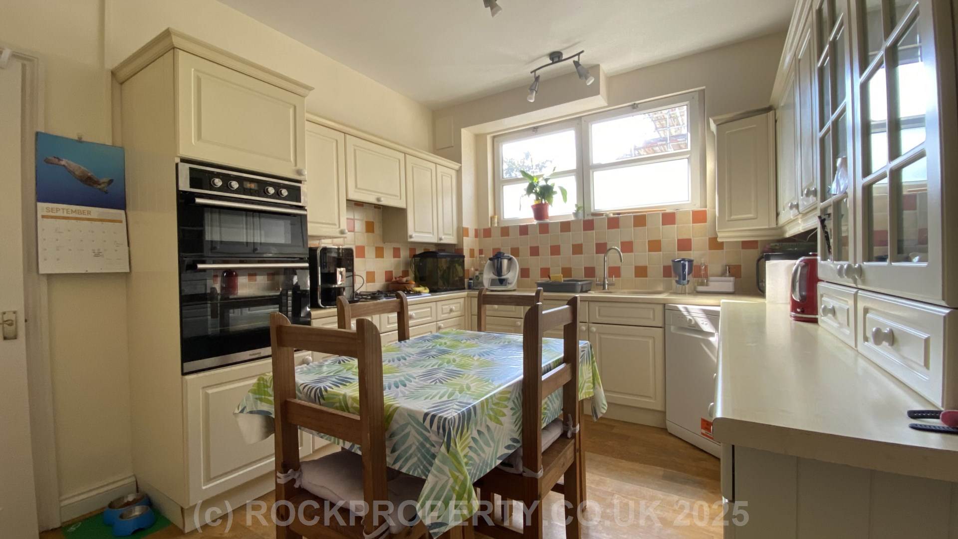 MODERN 2 BED 2 BATH HOUSE, Stopford Road, St Helier, Image 3