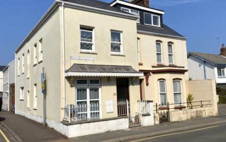2 Bedroom Town House, MODERN 2 BED 2 BATH HOUSE, Stopford Road, St Helier