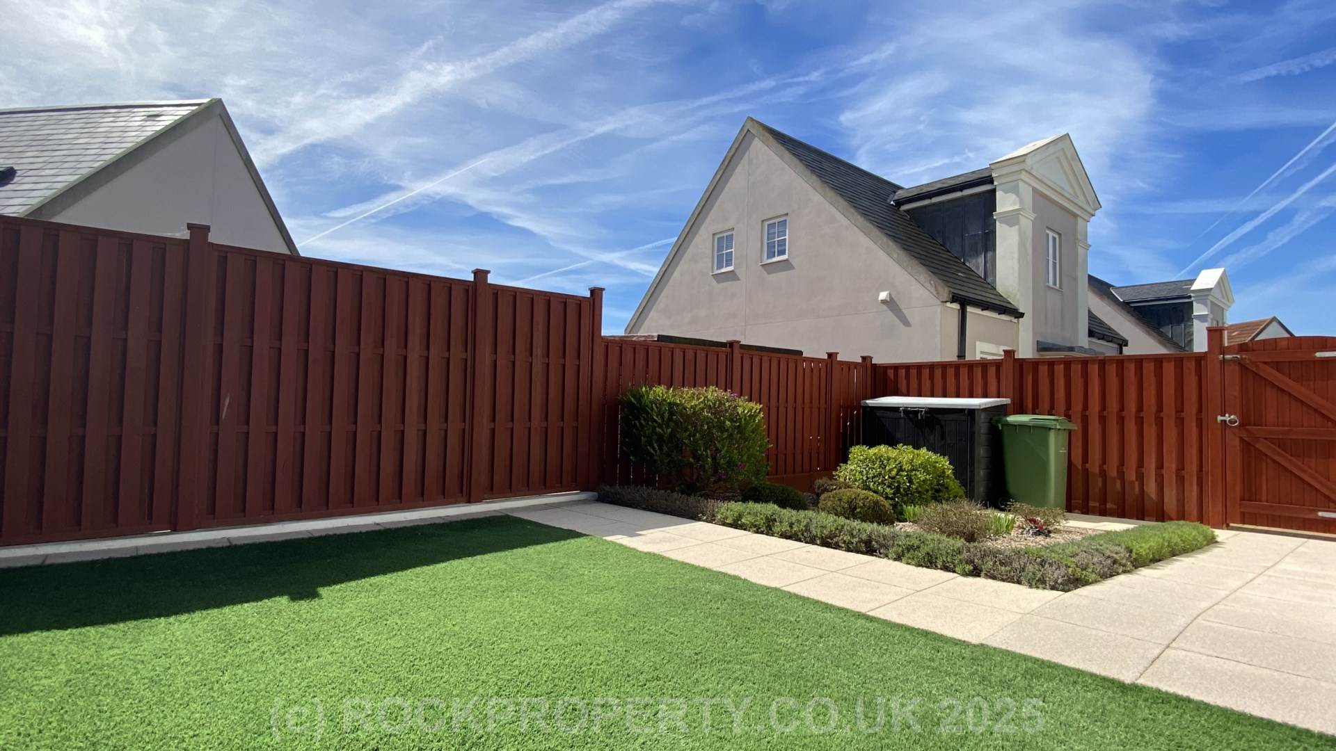 IMMACULATE DETACHED 2 BED 2 BATH HOME, Antoinette Gardens, St Saviour, Image 14