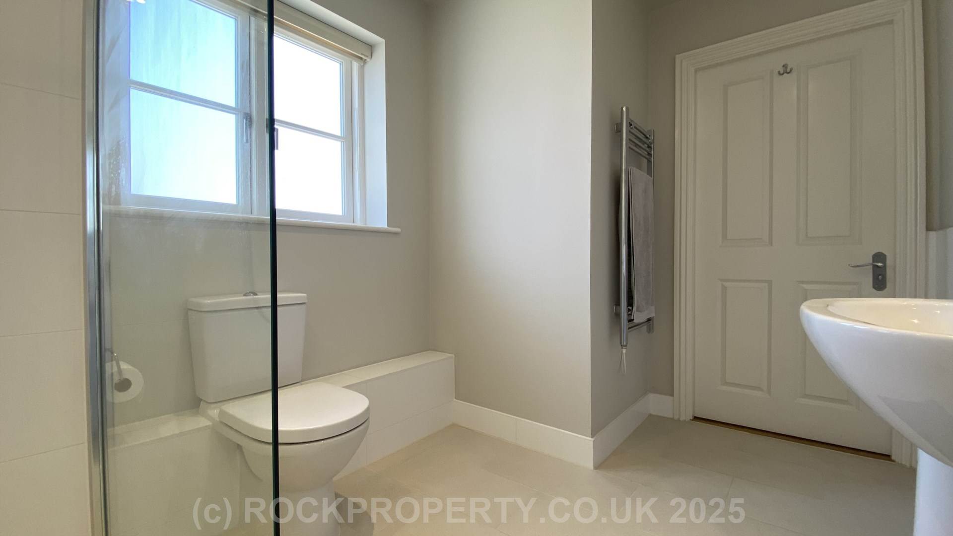 IMMACULATE DETACHED 2 BED 2 BATH HOME, Antoinette Gardens, St Saviour, Image 15