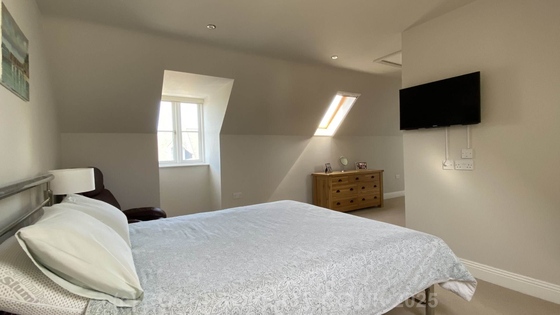 IMMACULATE DETACHED 2 BED 2 BATH HOME, Antoinette Gardens, St Saviour, Image 22