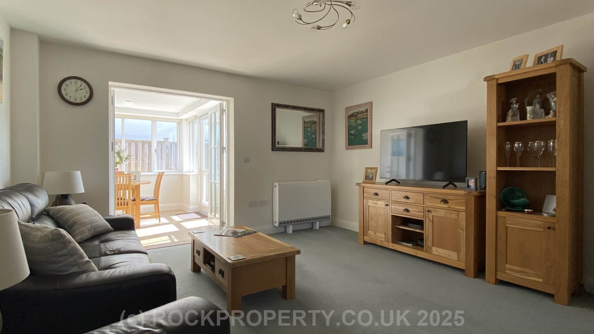 IMMACULATE DETACHED 2 BED 2 BATH HOME, Antoinette Gardens, St Saviour, Image 8