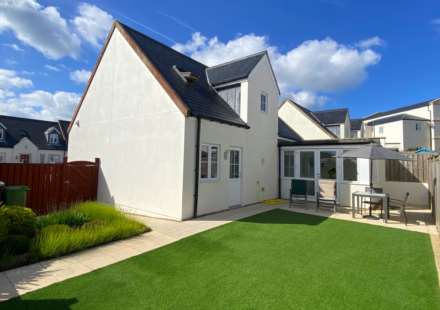 2 Bedroom Detached Bungalow, IMMACULATE DETACHED 2 BED 2 BATH HOME, Antoinette Gardens, St Saviour