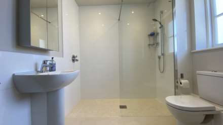 IMMACULATE DETACHED 2 BED 2 BATH HOME, Antoinette Gardens, St Saviour, Image 16