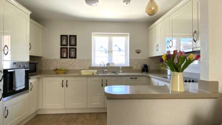 IMMACULATE DETACHED 2 BED 2 BATH HOME, Antoinette Gardens, St Saviour, Image 3