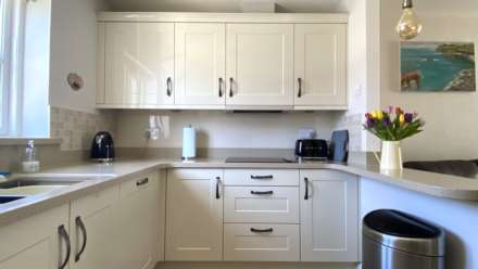 IMMACULATE DETACHED 2 BED 2 BATH HOME, Antoinette Gardens, St Saviour, Image 4