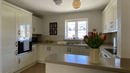 IMMACULATE DETACHED 2 BED 2 BATH HOME, Antoinette Gardens, St Saviour, Image 5
