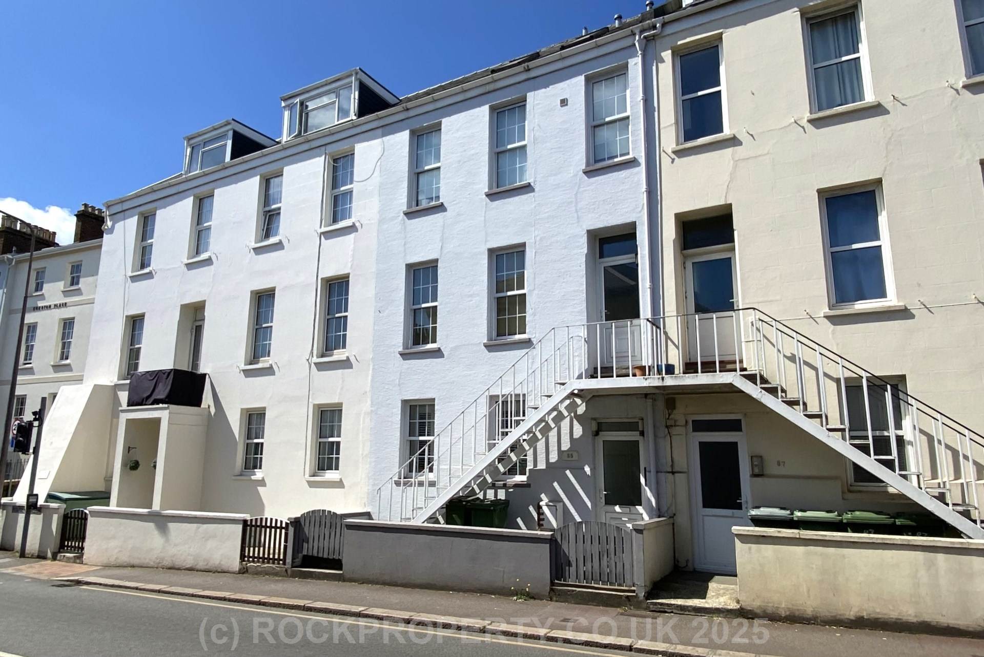 GREAT VALUE 1 BED WITH PARKING, Rouge Bouillon, St Helier, Image 16