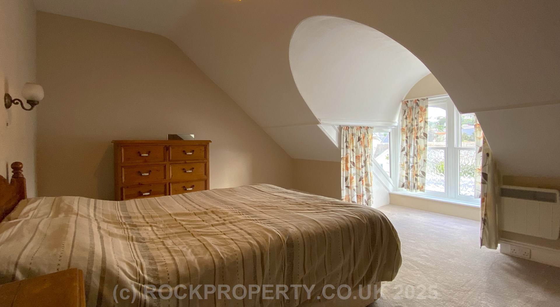Sale Agreed by Rockproperty, Romney Villas, First Tower, Image 13