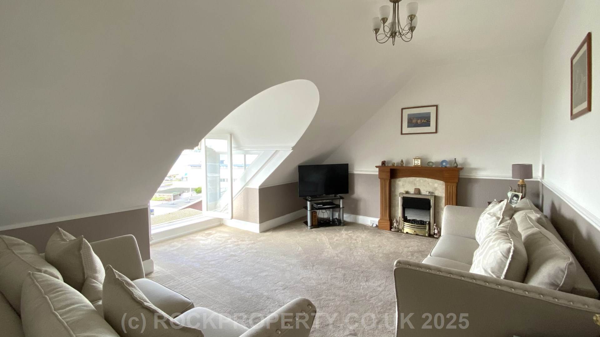 Sale Agreed by Rockproperty, Romney Villas, First Tower, Image 6