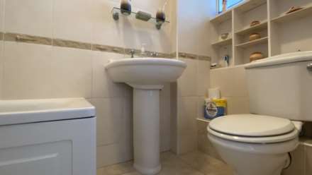 Sale Agreed by Rockproperty, Romney Villas, First Tower, Image 15