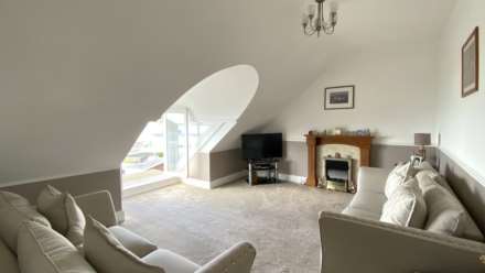 Sale Agreed by Rockproperty, Romney Villas, First Tower, Image 6