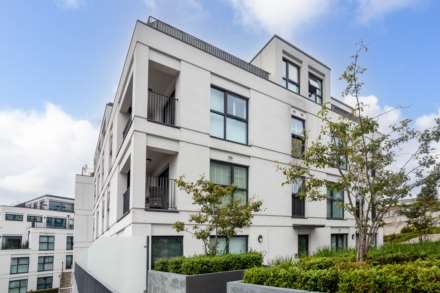 MODERN 1 BED WITH PARKING & STORAGE, College Gardens, Town Outskirts, Image 19