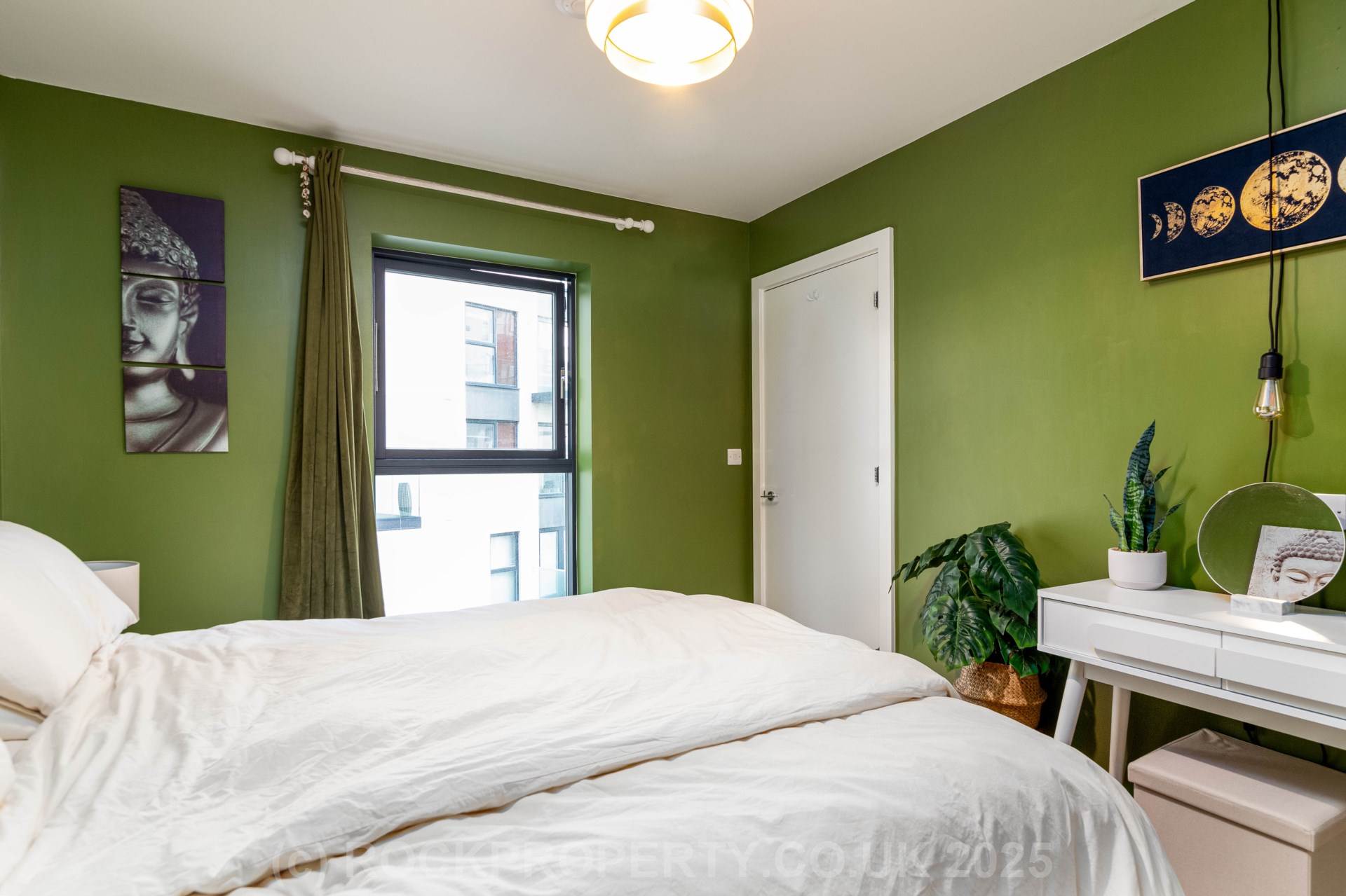 STUNNING MODERN 2 BED 2 BATH, W2 Westmount, Town Outskirts, Image 12
