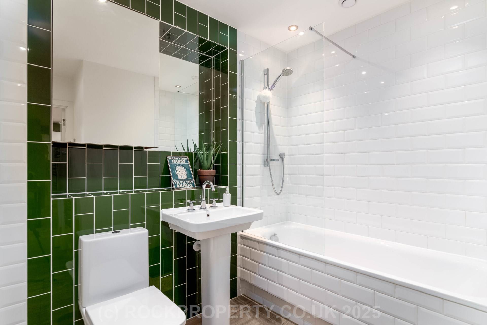 STUNNING MODERN 2 BED 2 BATH, W2 Westmount, Town Outskirts, Image 19