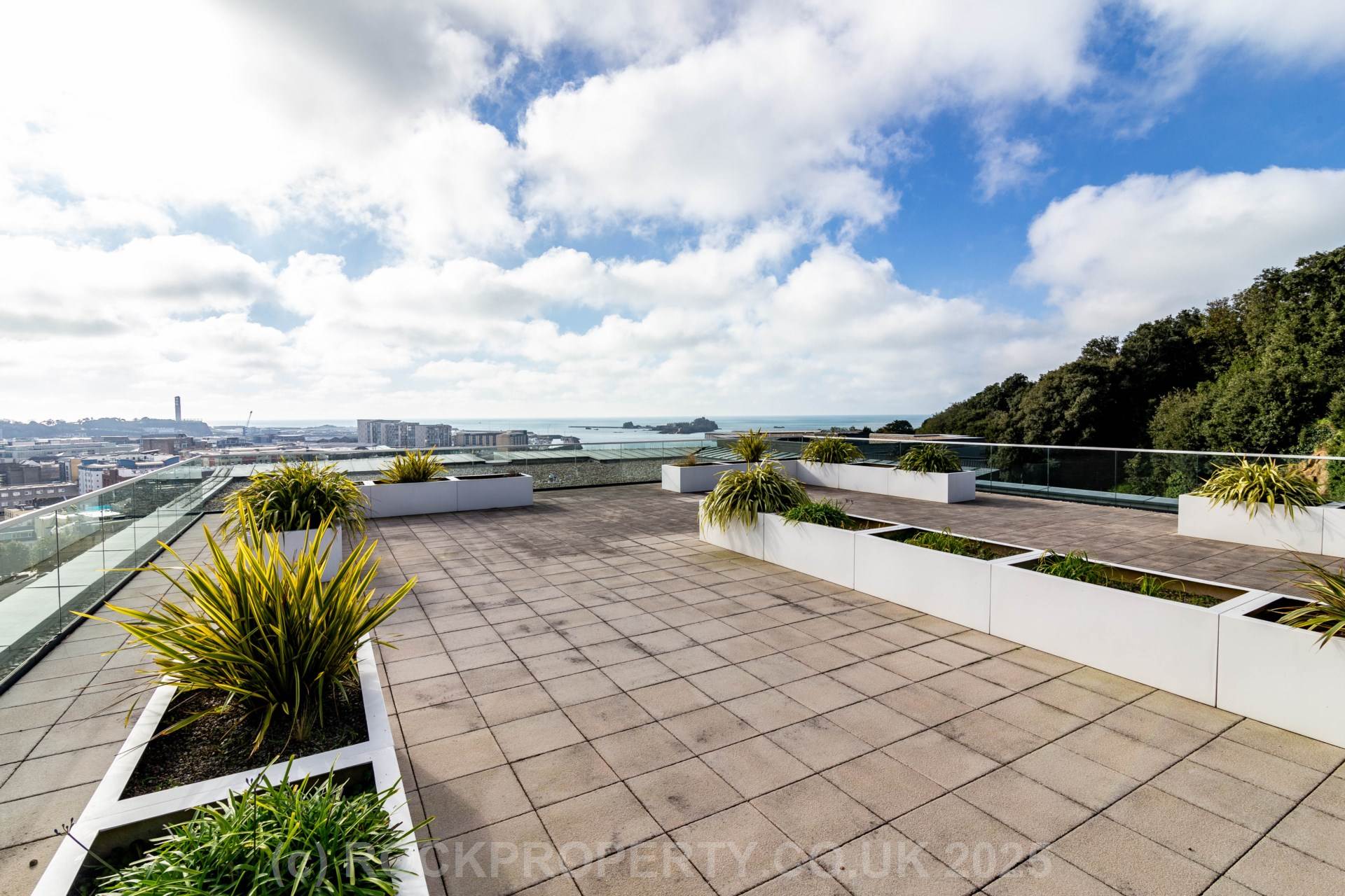 STUNNING MODERN 2 BED 2 BATH, W2 Westmount, Town Outskirts, Image 21