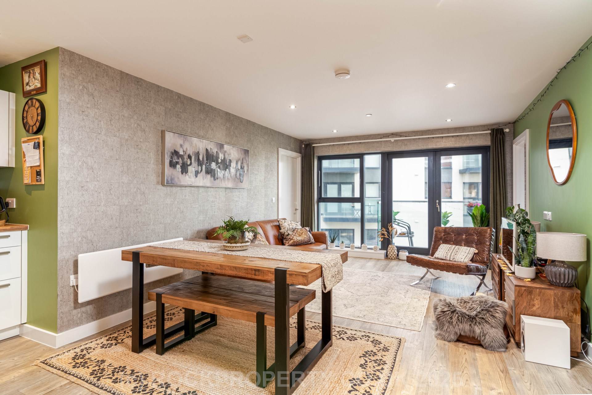 STUNNING MODERN 2 BED 2 BATH, W2 Westmount, Town Outskirts, Image 3