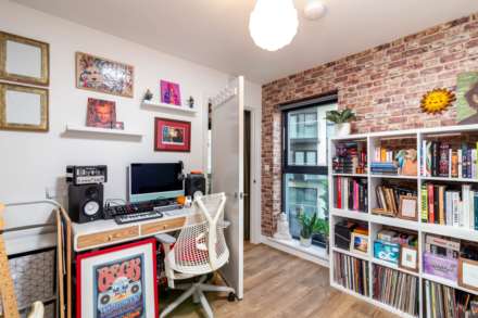 STUNNING MODERN 2 BED 2 BATH, W2 Westmount, Town Outskirts, Image 16