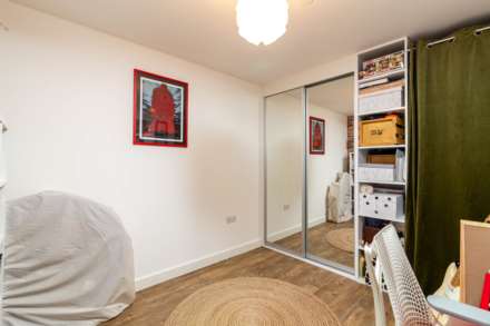 STUNNING MODERN 2 BED 2 BATH, W2 Westmount, Town Outskirts, Image 17