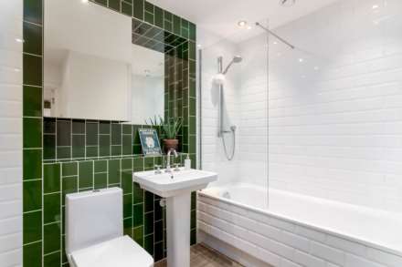 STUNNING MODERN 2 BED 2 BATH, W2 Westmount, Town Outskirts, Image 19