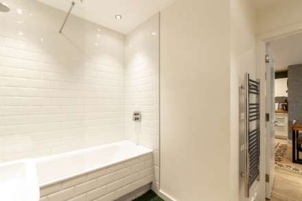 STUNNING MODERN 2 BED 2 BATH, W2 Westmount, Town Outskirts, Image 20