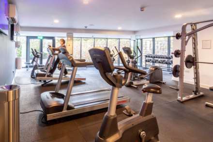 STUNNING MODERN 2 BED 2 BATH, W2 Westmount, Town Outskirts, Image 25