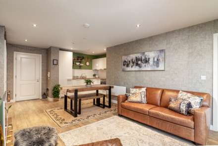 STUNNING MODERN 2 BED 2 BATH, W2 Westmount, Town Outskirts, Image 9