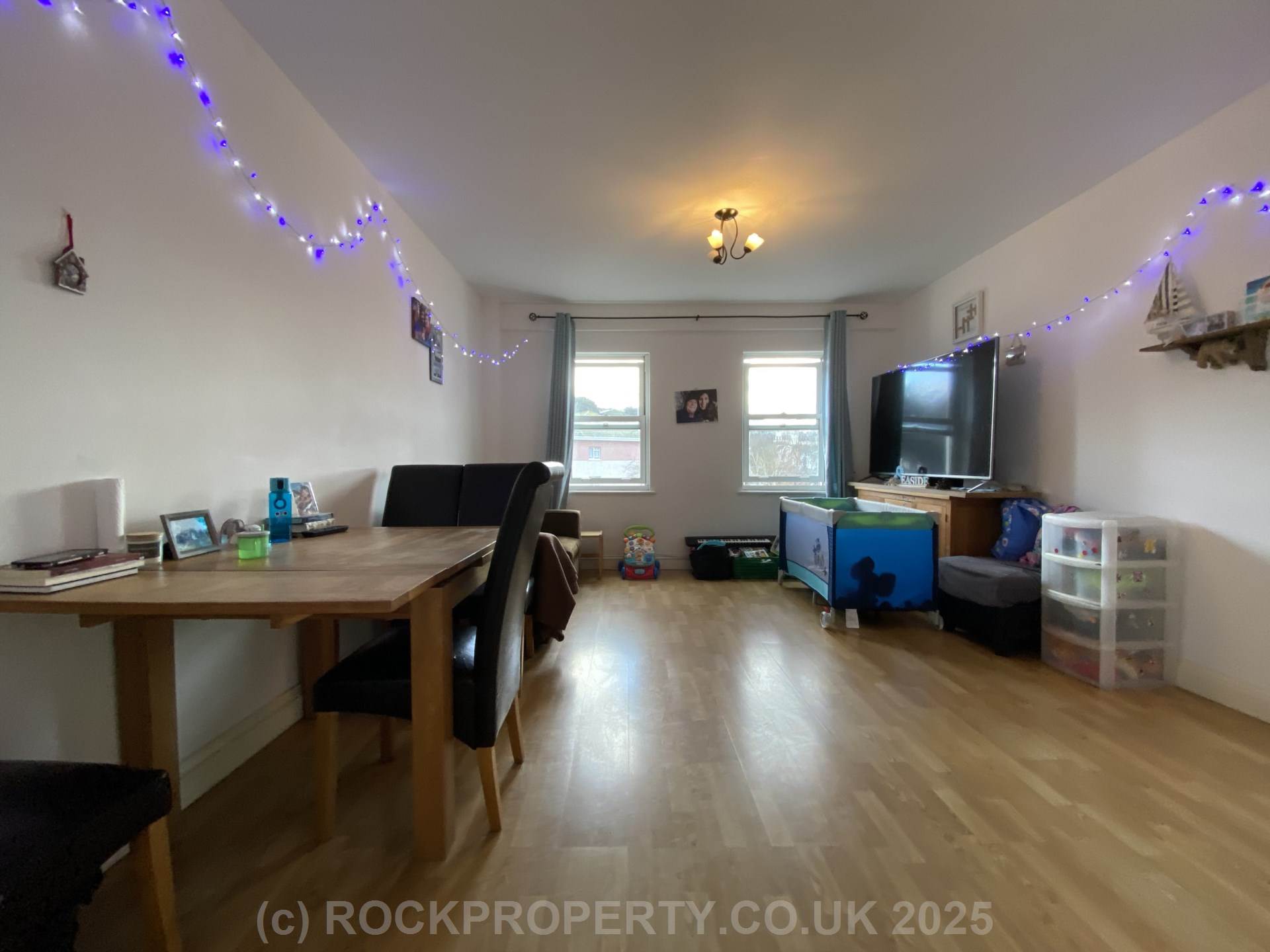 SPACIOUS ONE BEDROOM FLAT, Rigby Court, Town Outskirts, Image 3