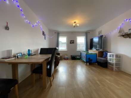 SPACIOUS ONE BEDROOM FLAT, Rigby Court, Town Outskirts, Image 3