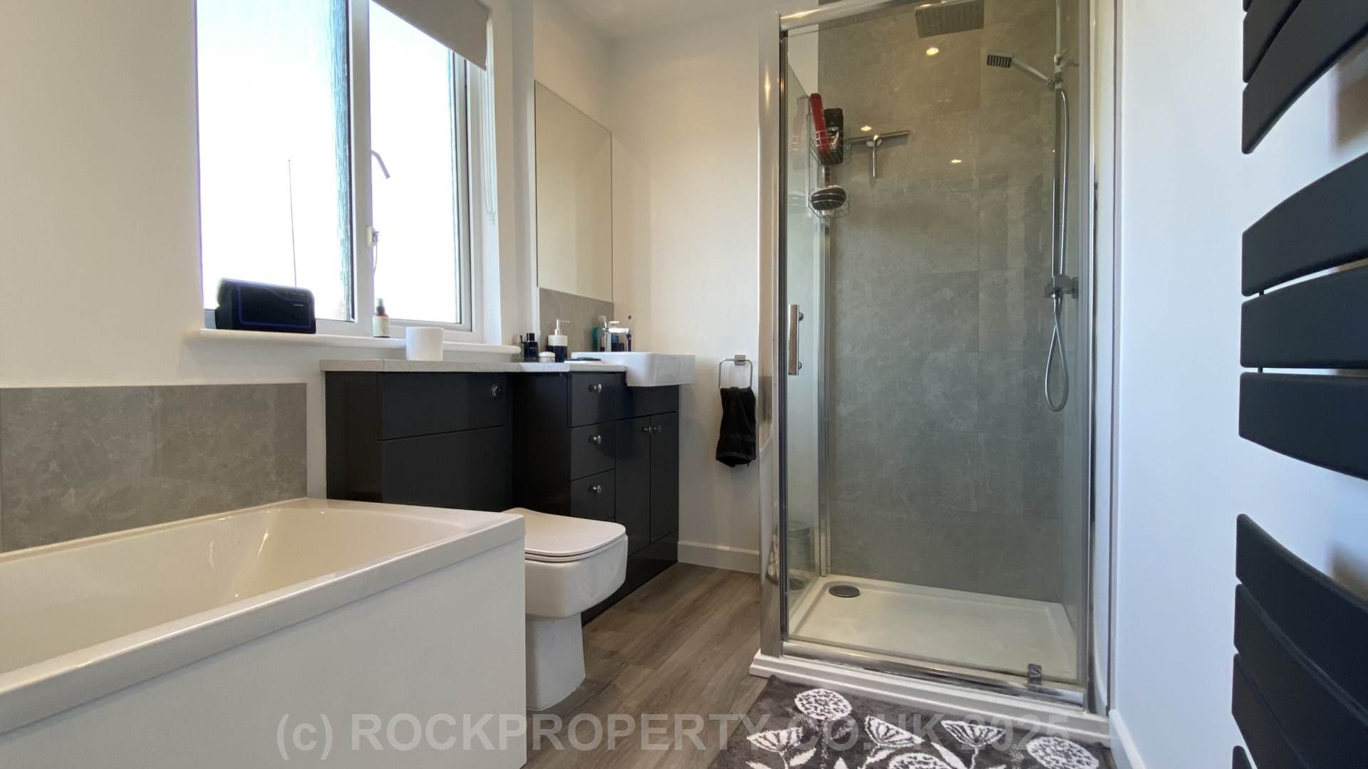 GREAT VALUE - DUPLEX WITH BEACH ACCESS, GARAGE & PARKING, Grouville, Image 13