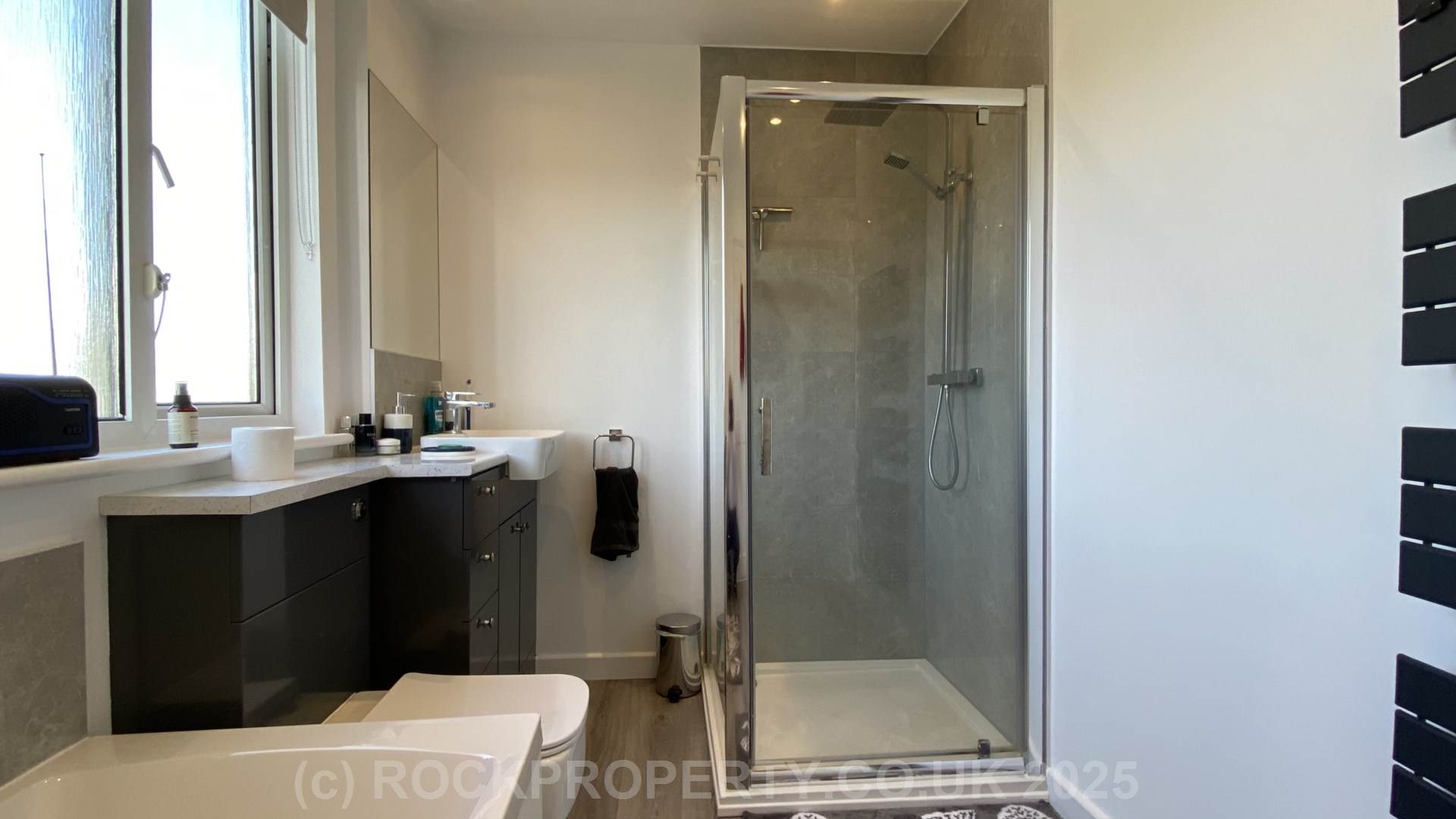 GREAT VALUE - DUPLEX WITH BEACH ACCESS, GARAGE & PARKING, Grouville, Image 15