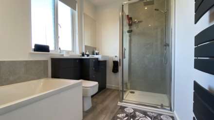 GREAT VALUE - DUPLEX WITH BEACH ACCESS, GARAGE & PARKING, Grouville, Image 13
