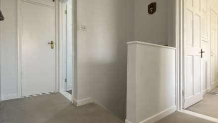 GREAT VALUE - DUPLEX WITH BEACH ACCESS, GARAGE & PARKING, Grouville, Image 9