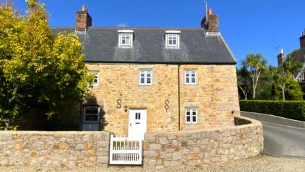 4 Bedroom House, EXQUISITE 4 BED 2 BATH BARN CONVERSION, Le Vieux Beaumont, St Peter