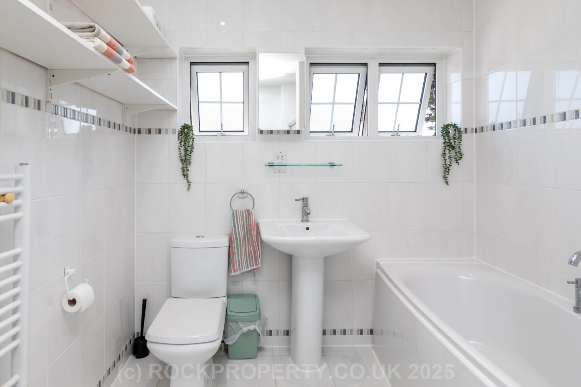 SPACIOUS 3 BED 2 BATH DUPLEX, Le Chemin Au Greves, Grouville, Image 10