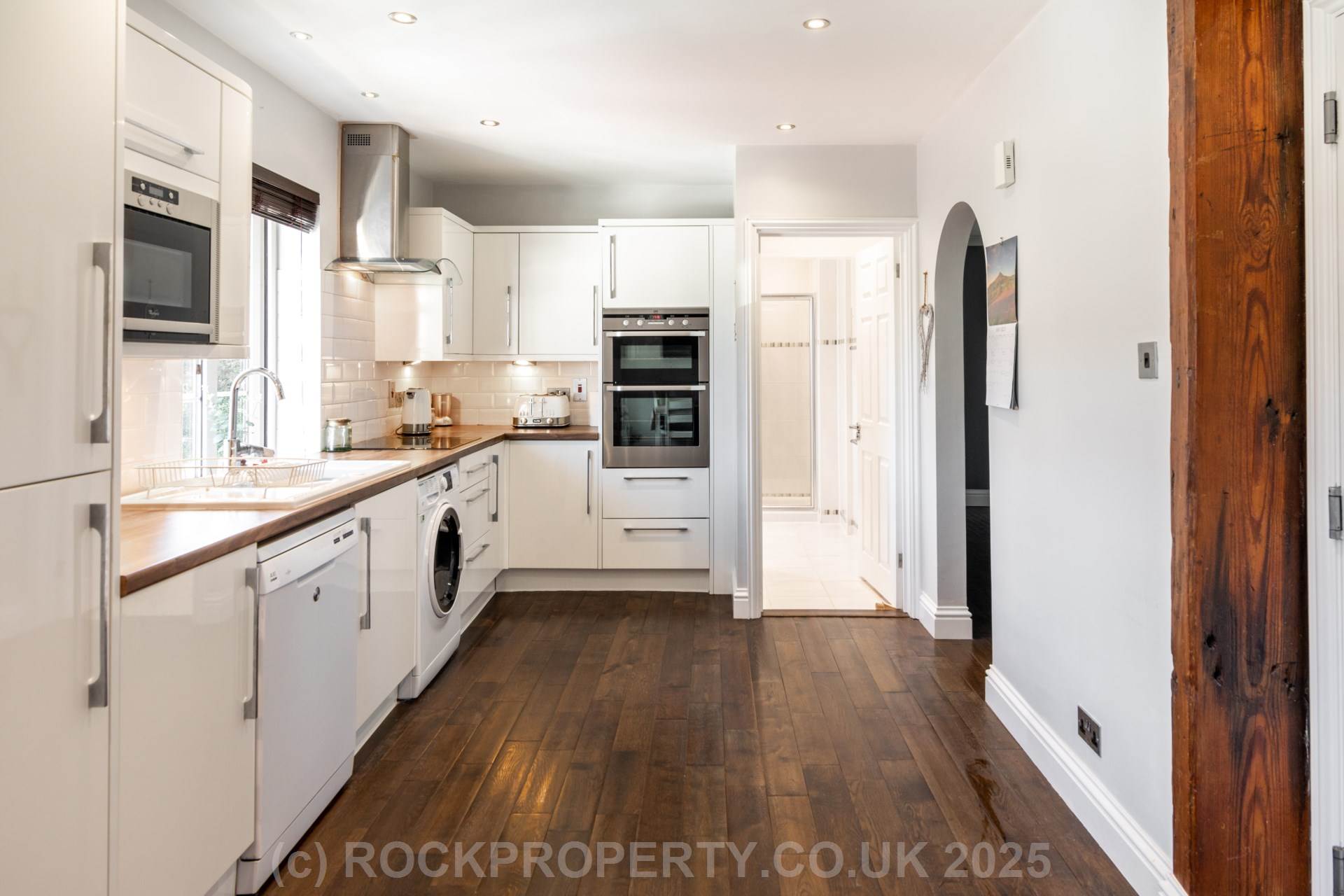 SPACIOUS 3 BED 2 BATH DUPLEX, Le Chemin Au Greves, Grouville, Image 3