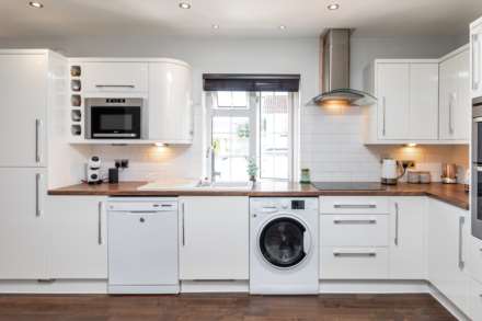 SPACIOUS 3 BED 2 BATH DUPLEX, Le Chemin Au Greves, Grouville, Image 1