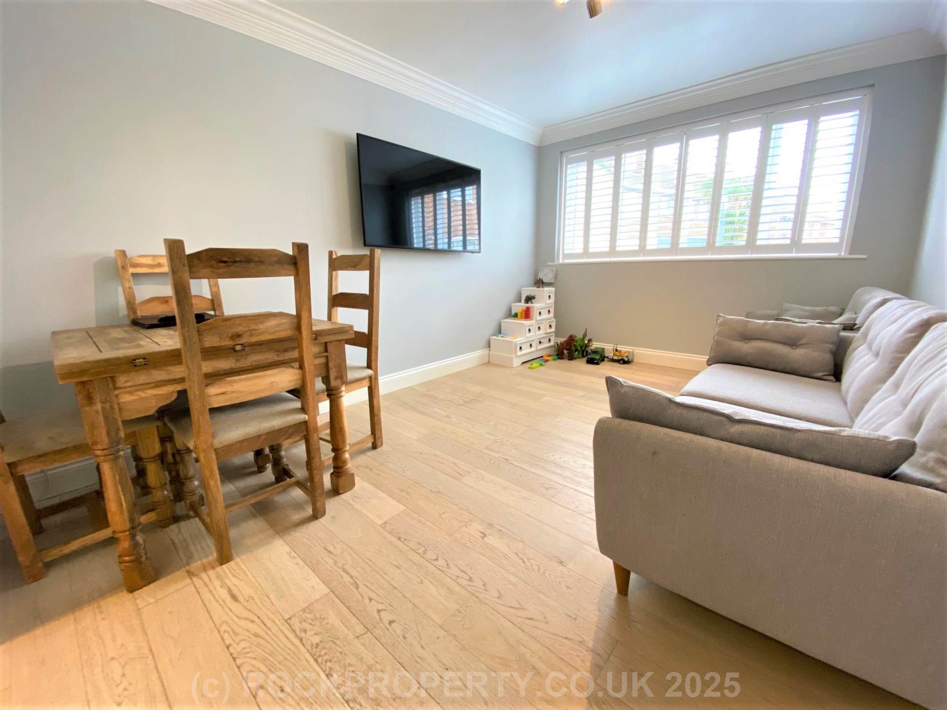 2 BED GROUND FLOOR FLAT + PARKING FOR 2 CARS, Grouville Coast Rd, Image 4