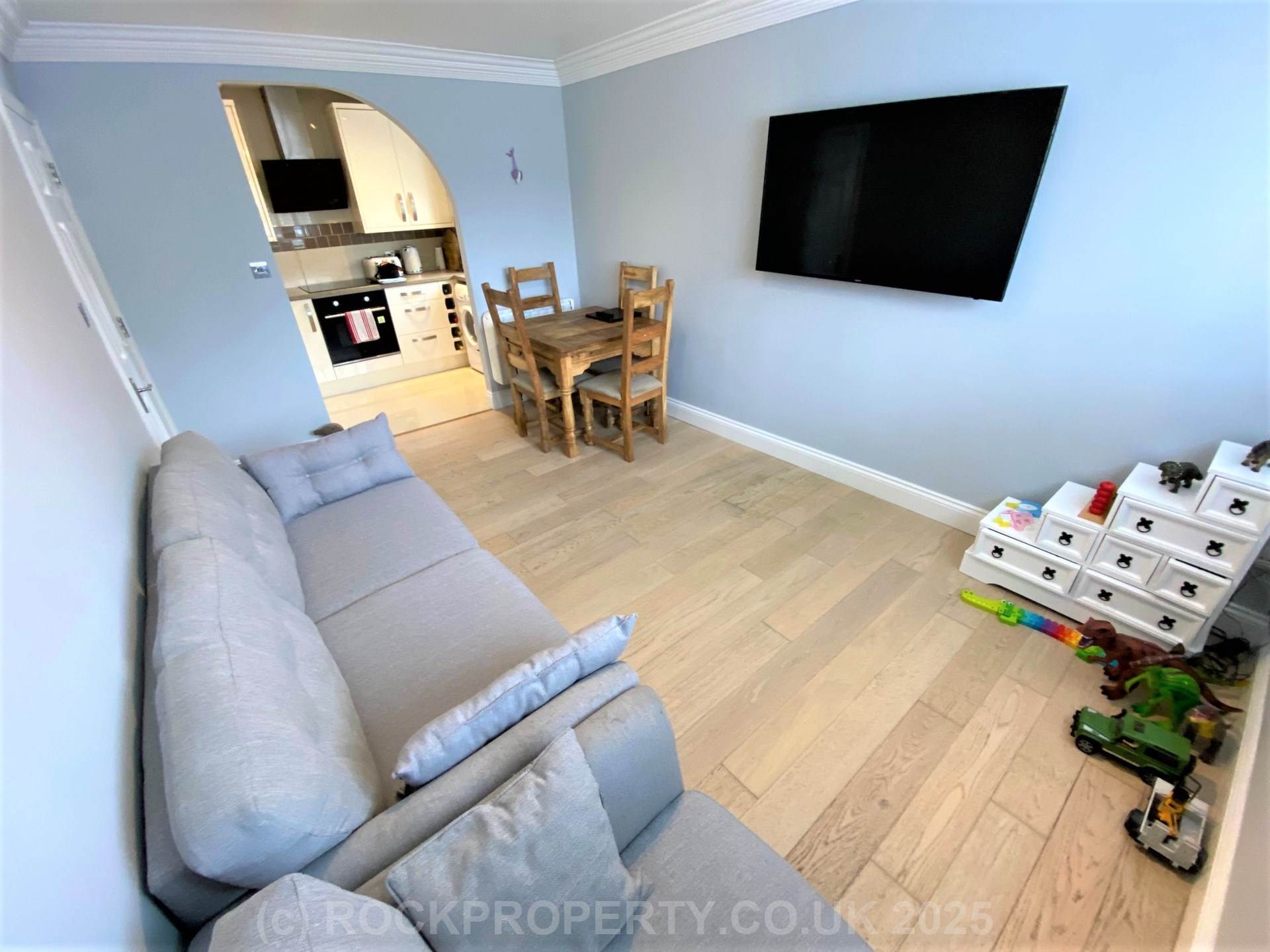 2 BED GROUND FLOOR FLAT + PARKING FOR 2 CARS, Grouville Coast Rd, Image 5