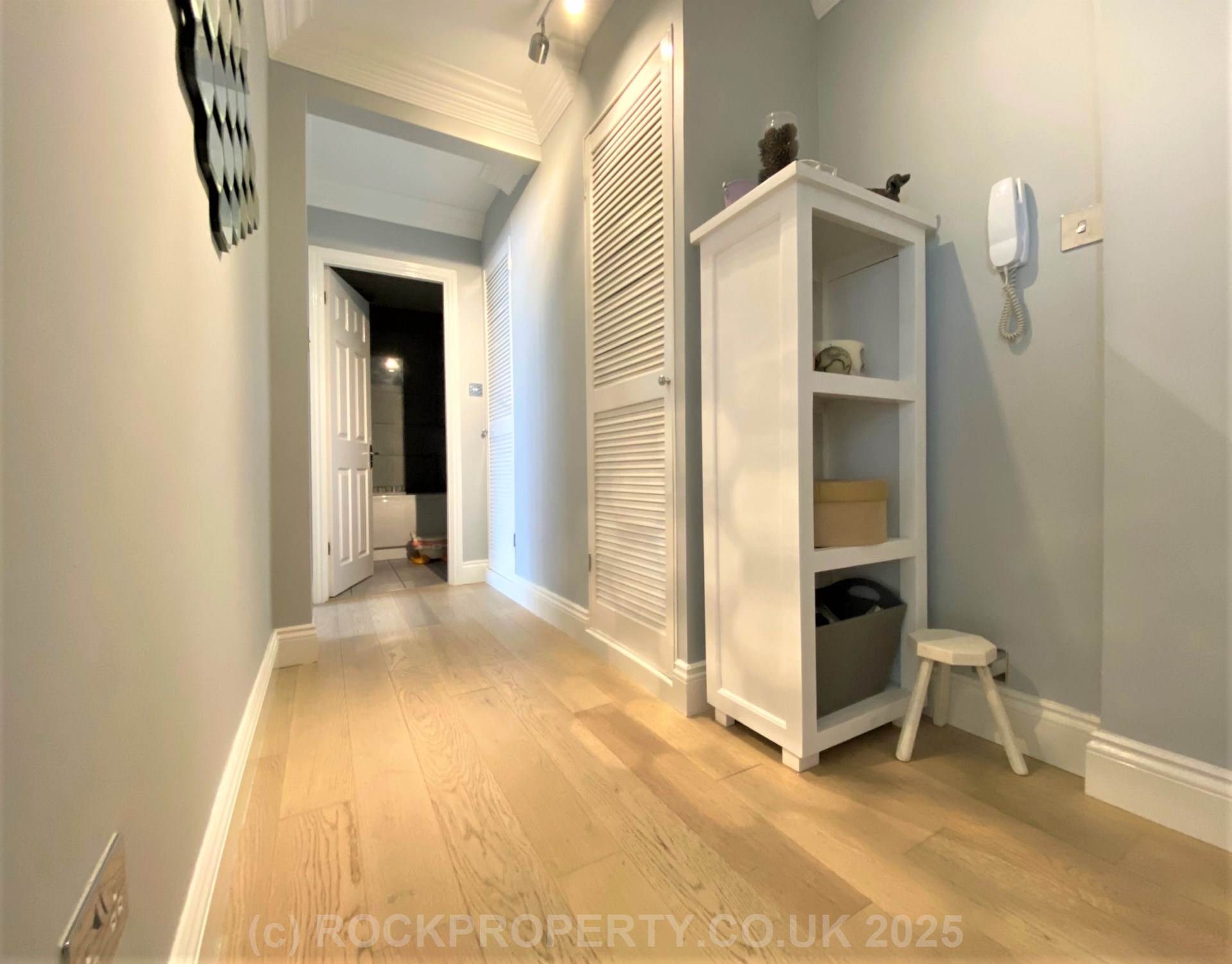 2 BED GROUND FLOOR FLAT + PARKING FOR 2 CARS, Grouville Coast Rd, Image 8
