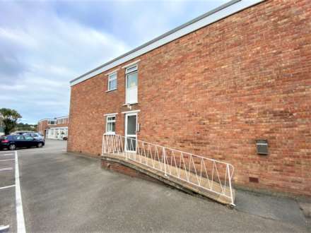 2 BED GROUND FLOOR FLAT + PARKING FOR 2 CARS, Grouville Coast Rd, Image 14
