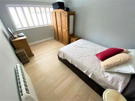 2 BED GROUND FLOOR FLAT + PARKING FOR 2 CARS, Grouville Coast Rd, Image 9