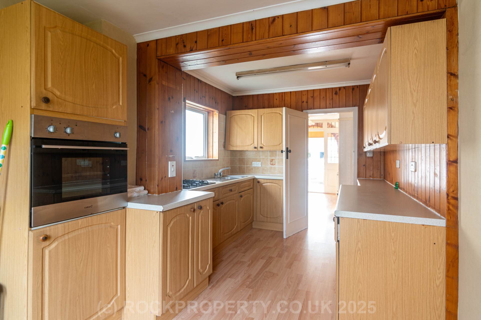 Large 3 Bed with Huge Potential, Blenheim Avenue, St Saviour, Image 7