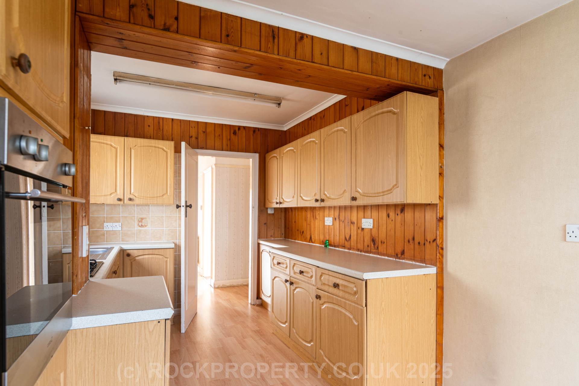 Large 3 Bed with Huge Potential, Blenheim Avenue, St Saviour, Image 8