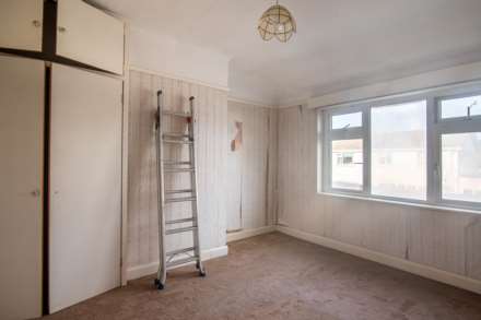 Large 3 Bed with Huge Potential, Blenheim Avenue, St Saviour, Image 17