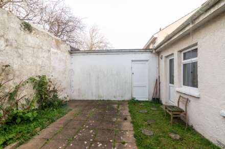 Large 3 Bed with Huge Potential, Blenheim Avenue, St Saviour, Image 21